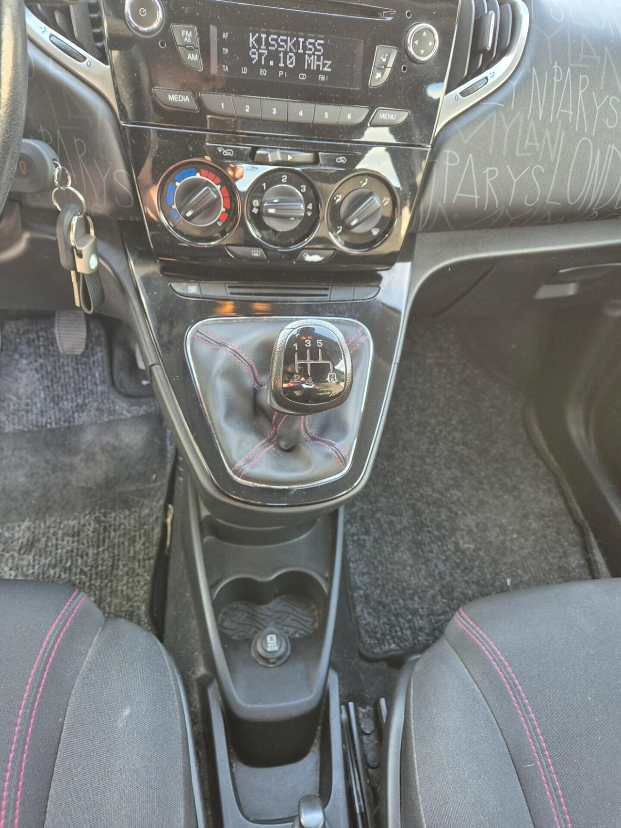 Lancia Ypsilon 0.9 TwinAir 85 CV 5 porte S&S DFN Gold
