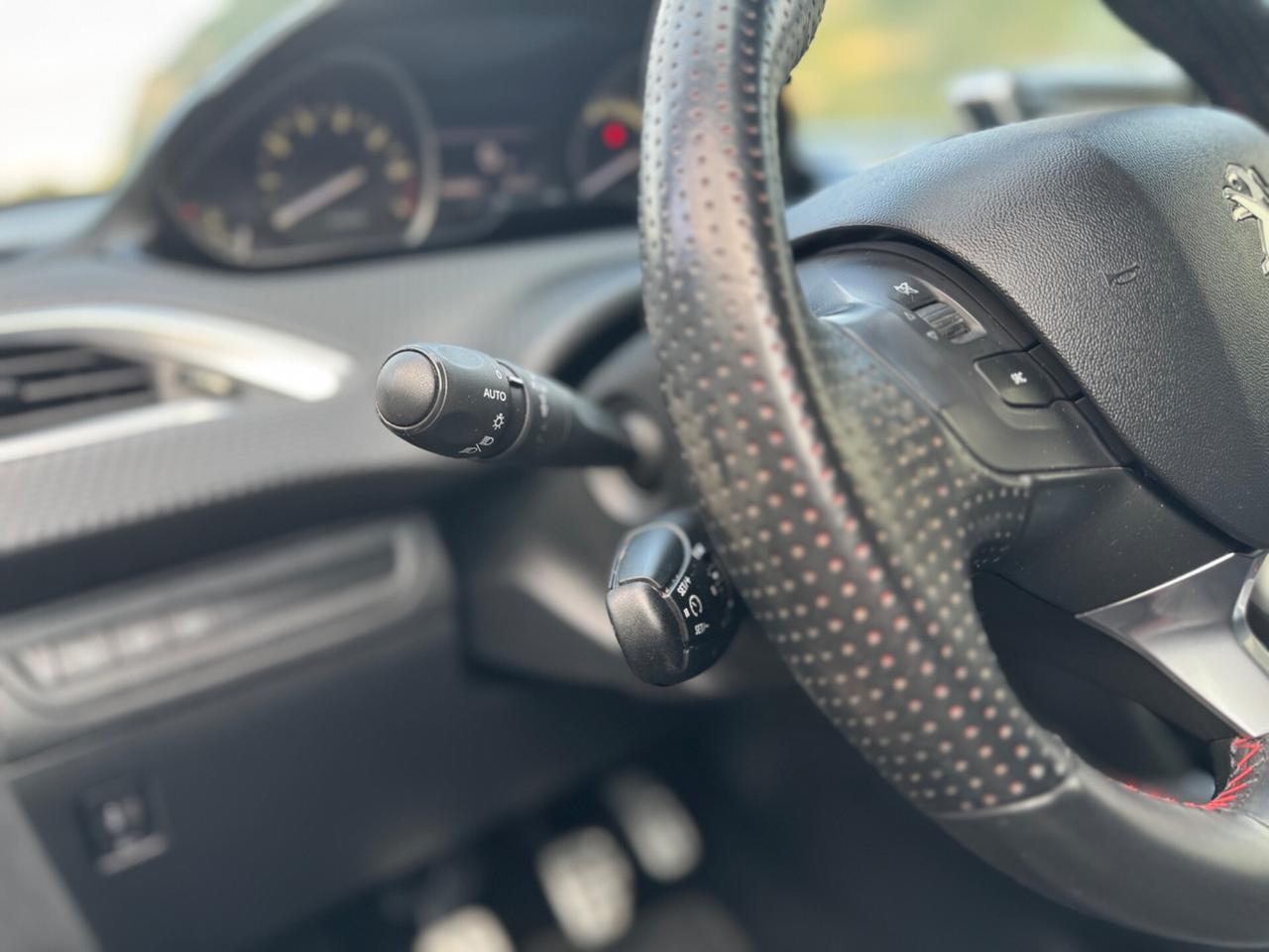 Peugeot 208 GT Line 1.2 110CV NEOPATENTATI