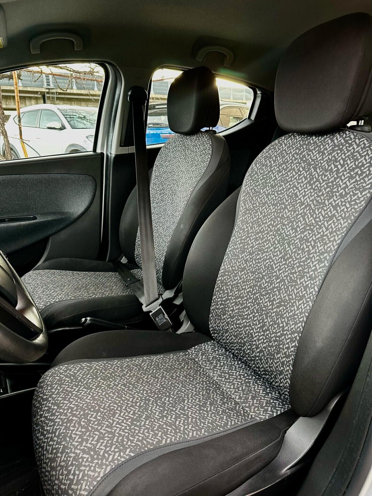 Lancia Ypsilon 1.2 69 CV 5 porte GPL Ecochic Gold