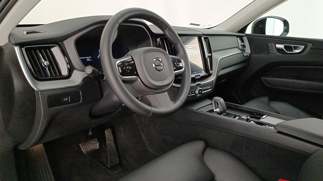 VOLVO XC60 2.0 b4 Plus Dark awd auto
