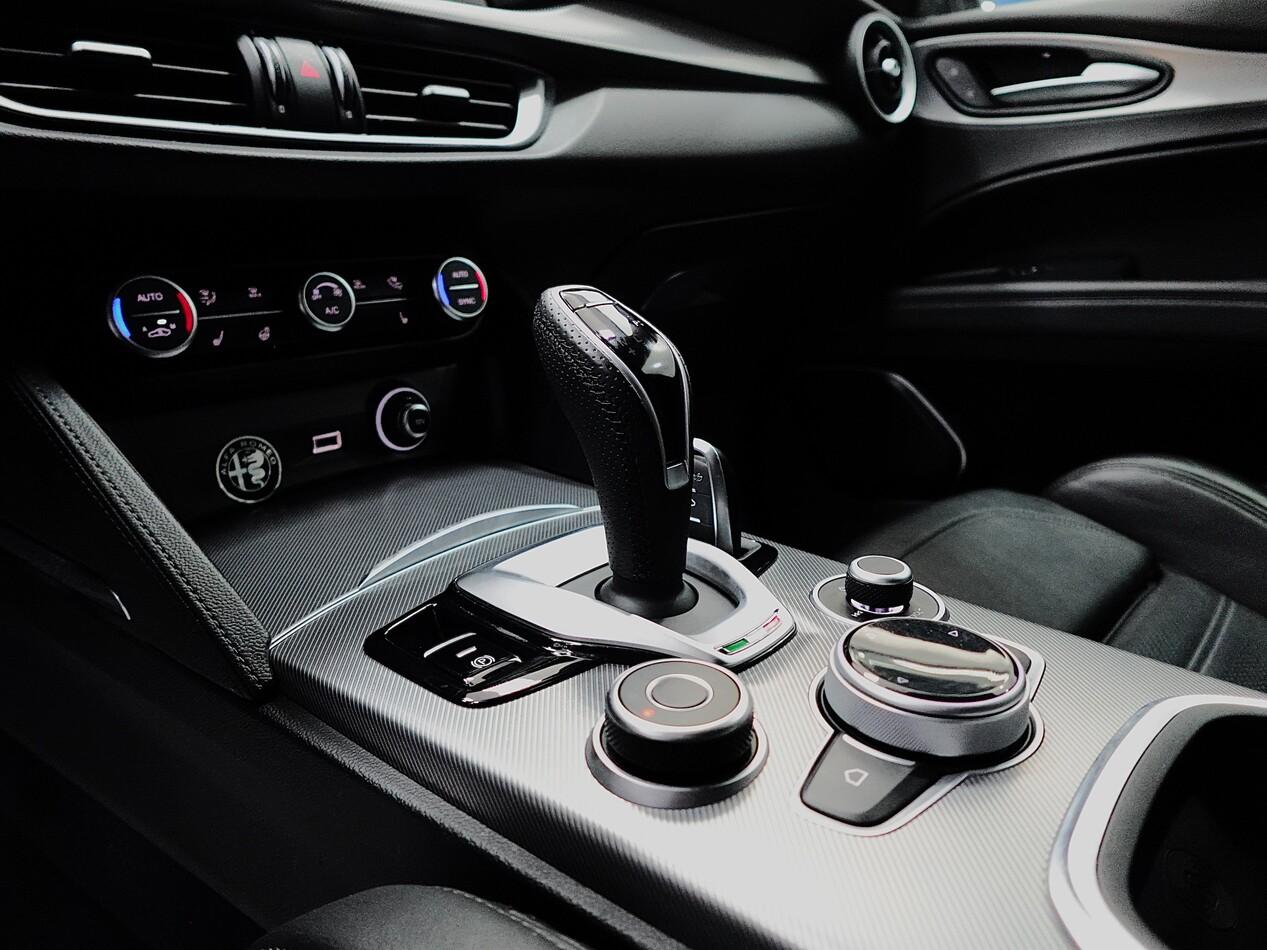 Alfa Romeo Stelvio 2.2 MJT 210 CV AT8 Q4 VELOCE