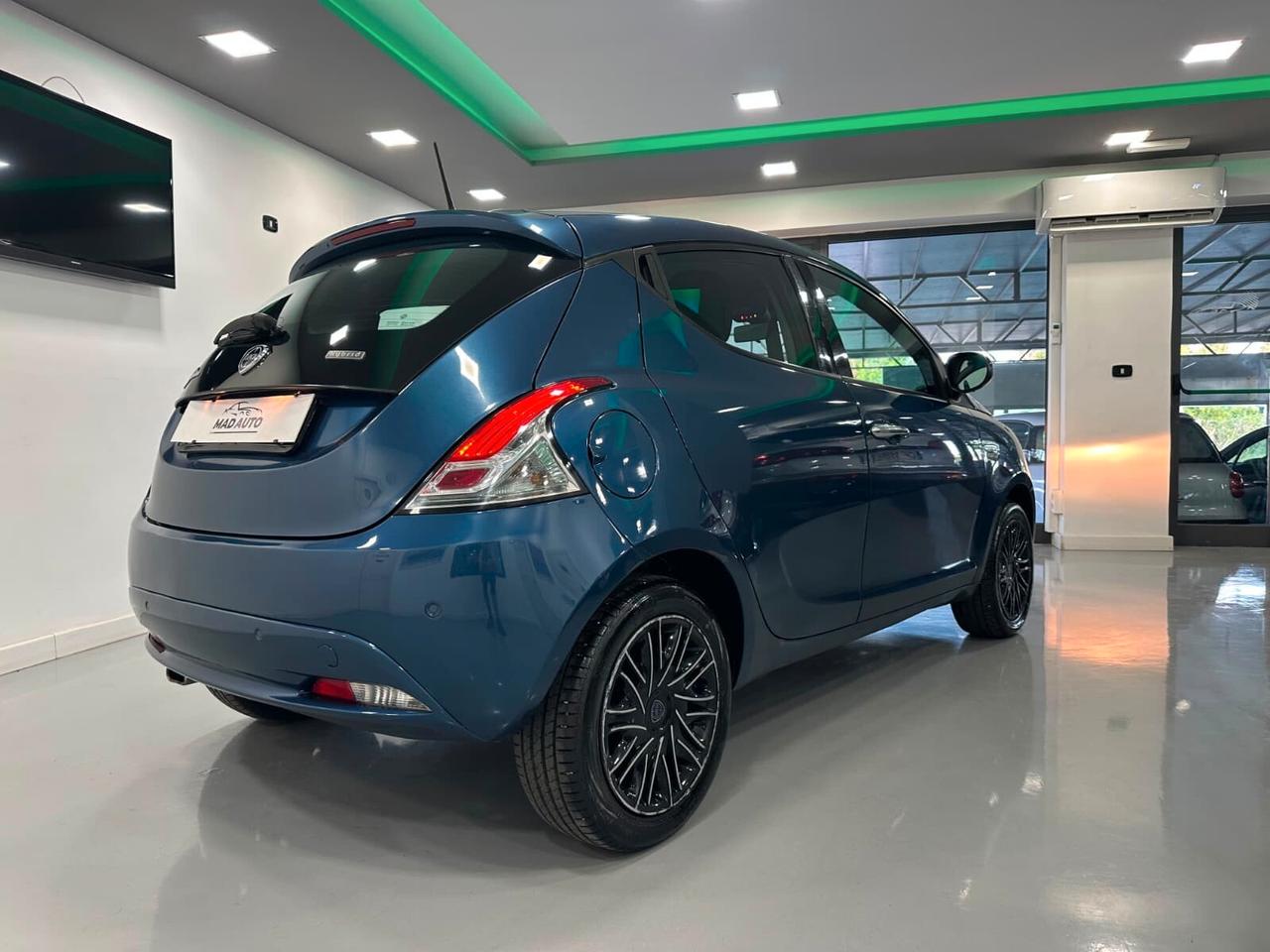 Lancia Ypsilon 1.0 FireFly 5 porte S&S Hybrid Gold Plus