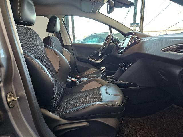 Peugeot 2008 2008 1.6 bluehdi Black Matt s