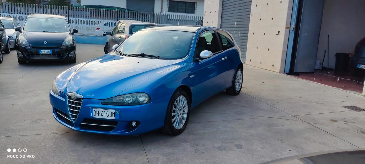 Alfa Romeo 147 1.6 16V TS (105) 3 porte Black Line