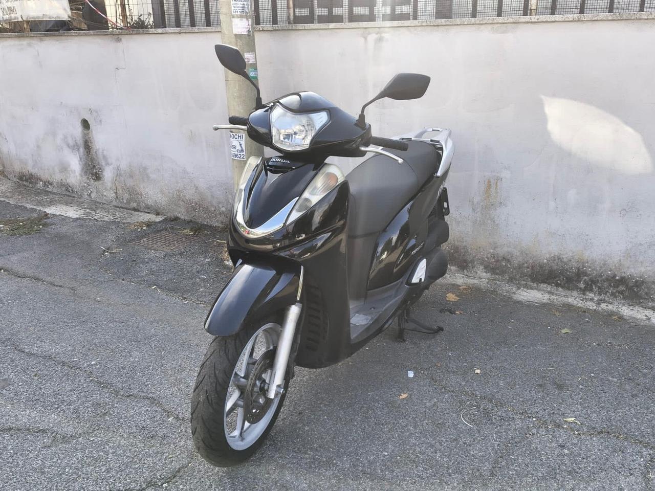 Honda SH 300