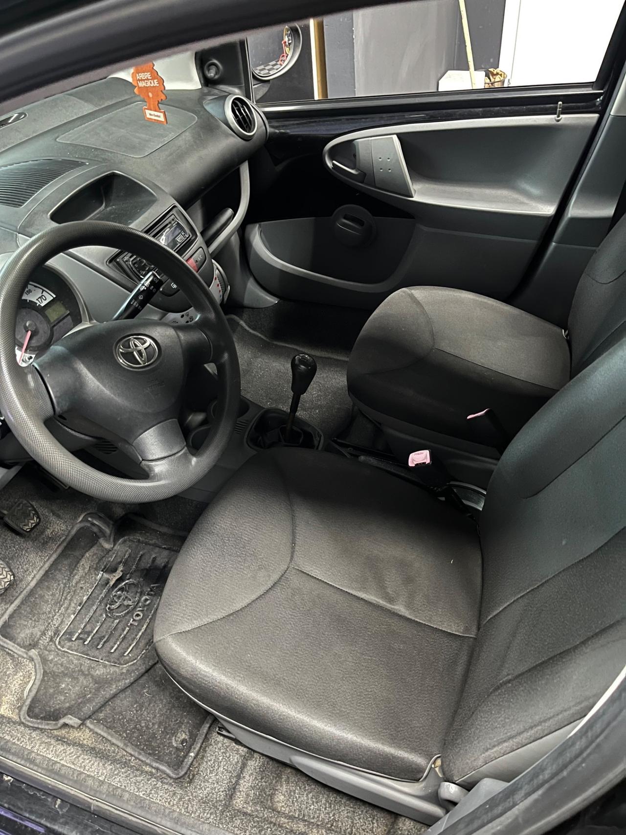 Toyota Aygo 1.0 Benzina (2010) – Perfetta per Neopatentati e Città!