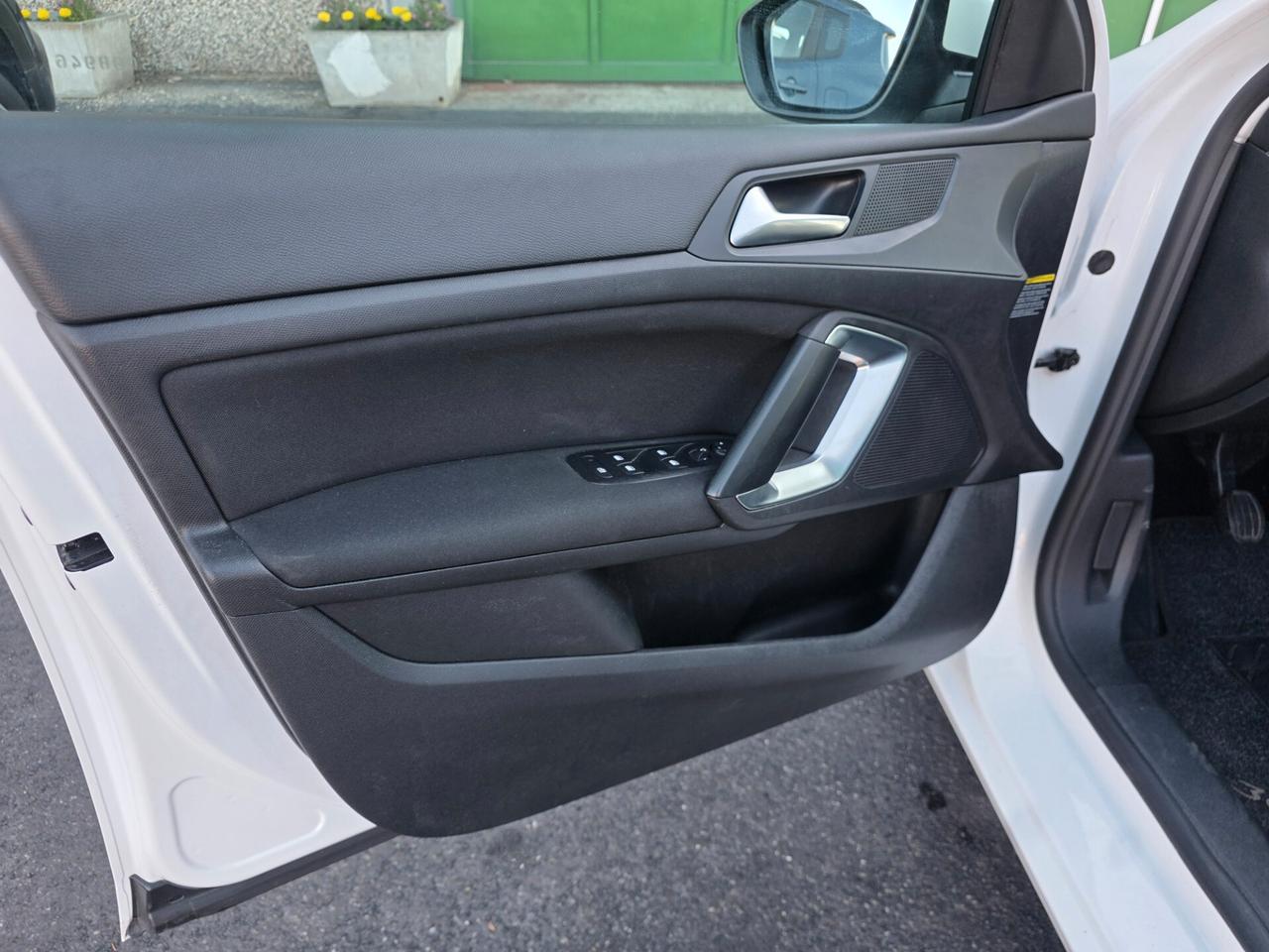 Peugeot 308 BlueHDi 120 S&S EAT6 SW Allure