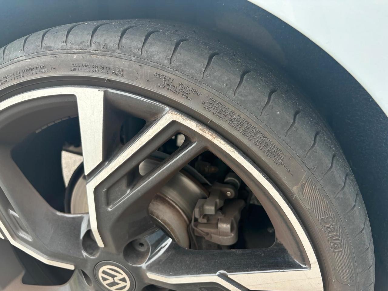 Volkswagen Golf 1.5 TSI 5p. R-line