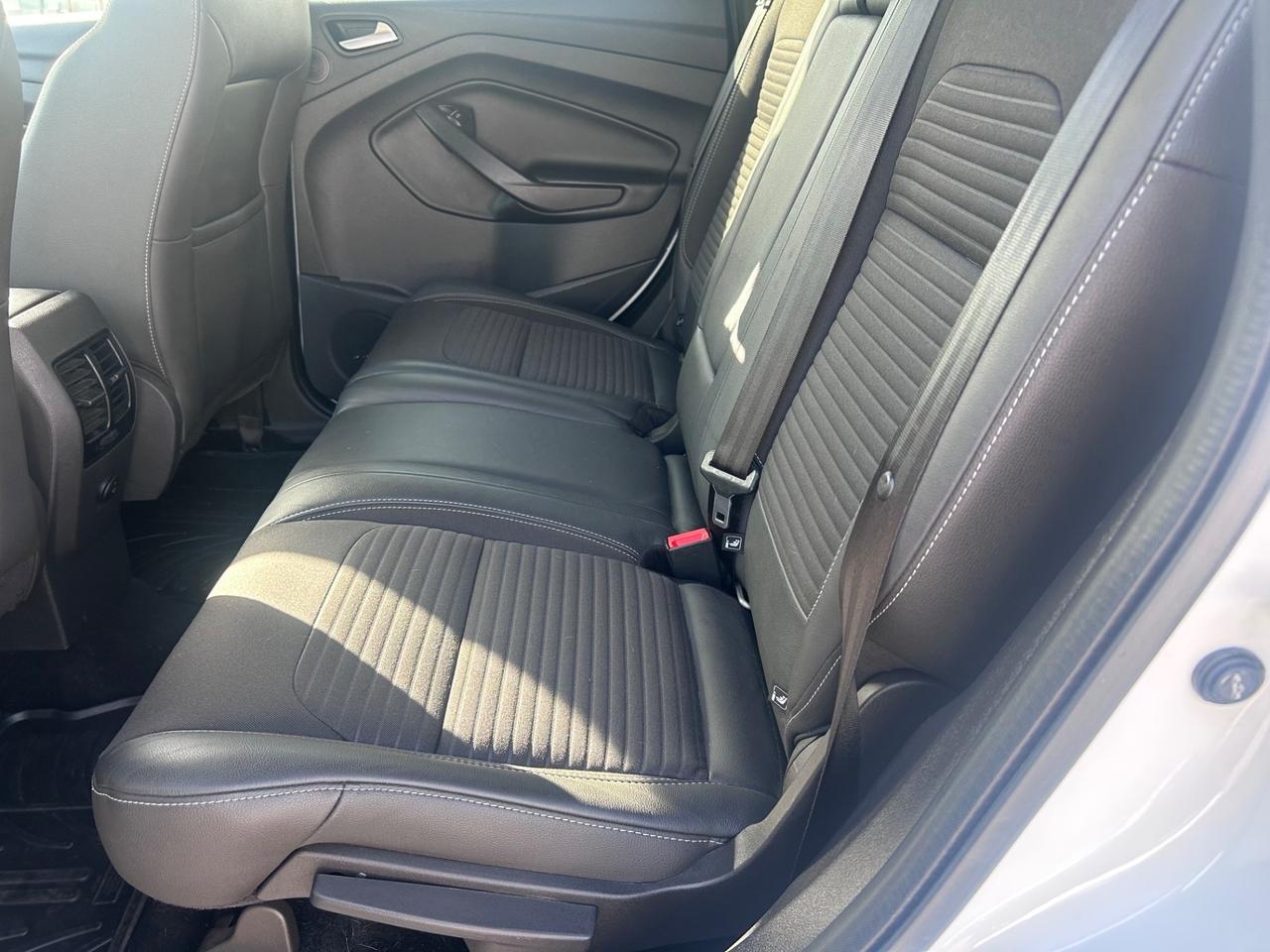 Ford Kuga 1.5 TDCI 120 CV S&S 2WD Powershift Titanium