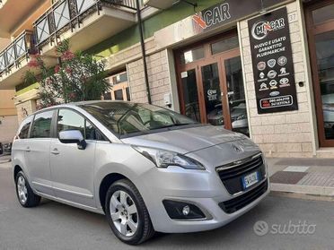 PEUGEOT 5008 1.6 HDi 114CV 7 POSTI NAVI