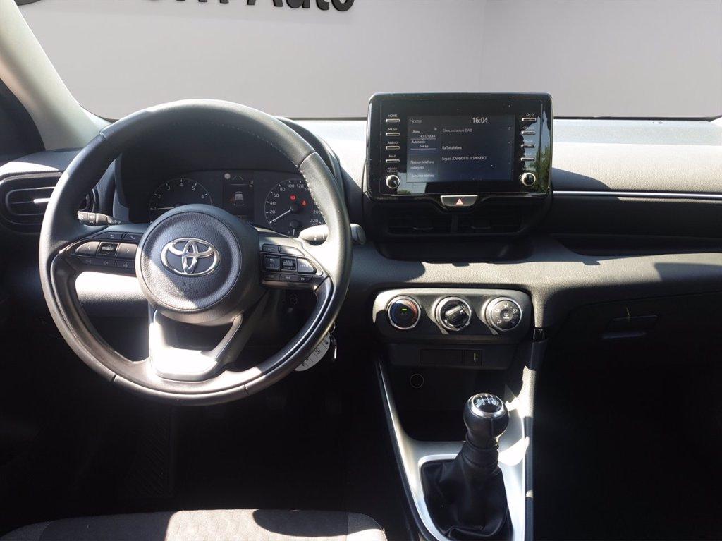TOYOTA Yaris 1.0 active del 2022