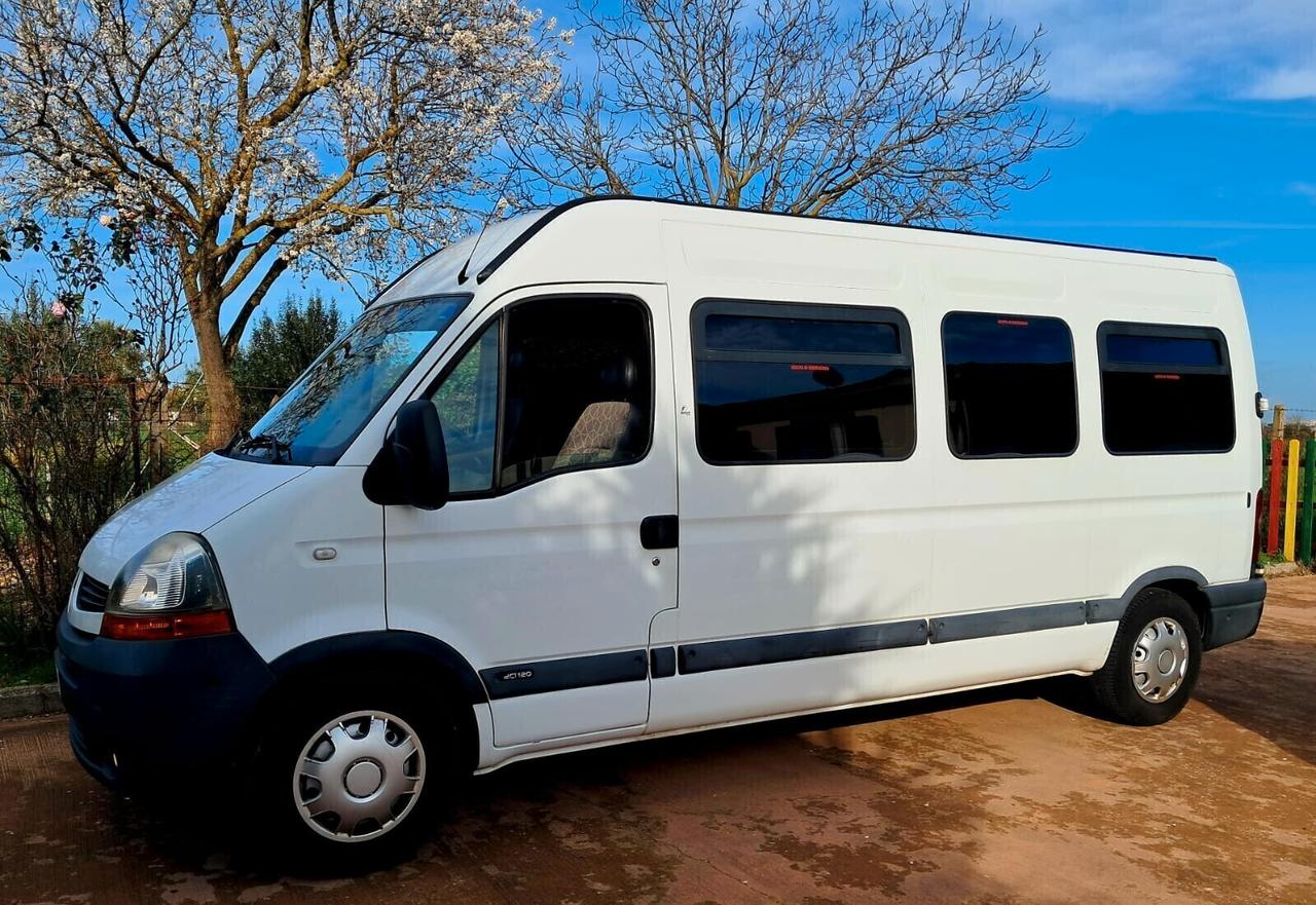 Renault Master 9 posti 4 carrozzine trasporto disabili pedana elettroidraulica