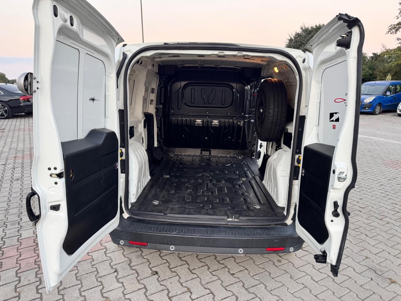 Fiat Doblo Doblò 1.4 Natural Power PL-TN Cargo Maxi Lounge
