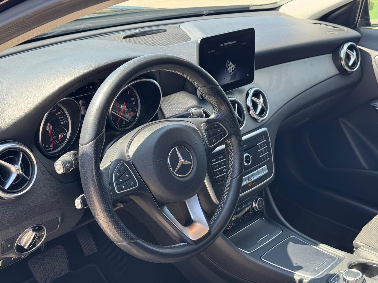 Mercedes-benz GLA 200 d Automatic Sport