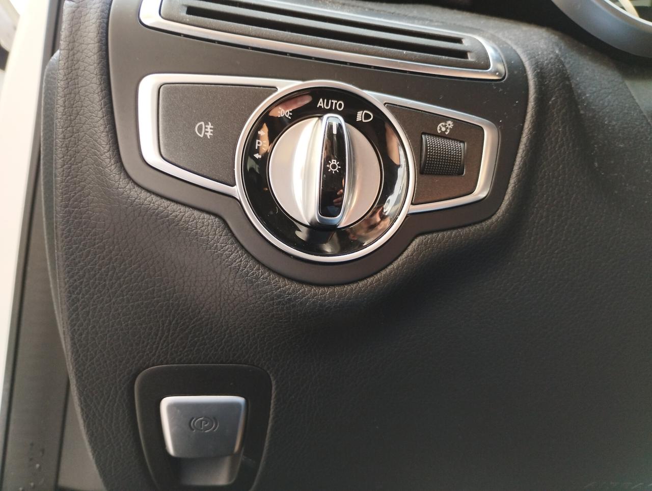 Mercedes-benz C 220 Premium