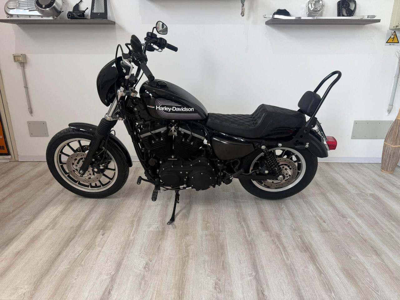 Harley-davidson 883 Sportster R