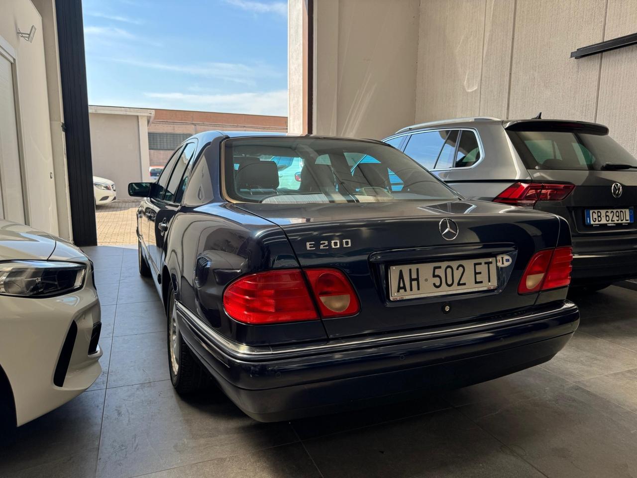 Mercedes-benz E 200 E 200 cat Classic