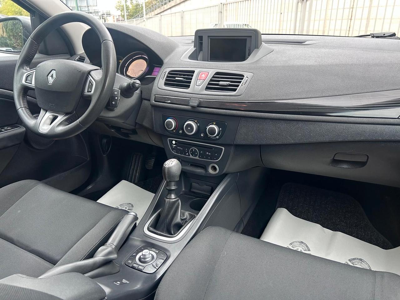 Renault Megane Mégane 1.5 dCi 110CV EDC Attractive
