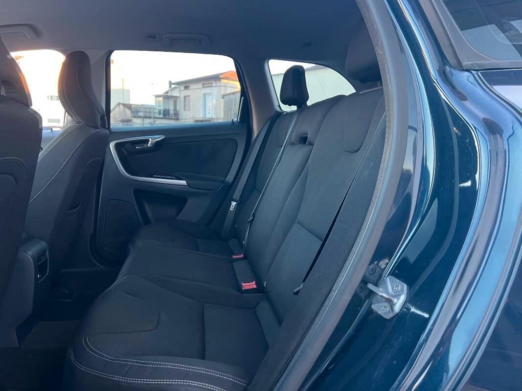 Volvo XC60 2.0 d3 Business 136cv geartronic