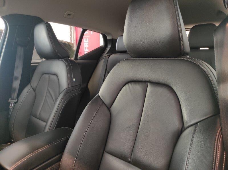 VOLVO XC40 (2017-->) - XC40 B4 AWD AUTOMATICO MOMENTUM