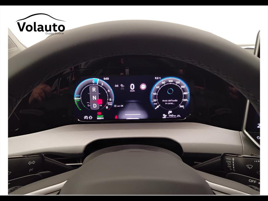 VOLKSWAGEN Golf VIII 2024 - Golf 1.5 tsi ehybrid Life 204cv dsg