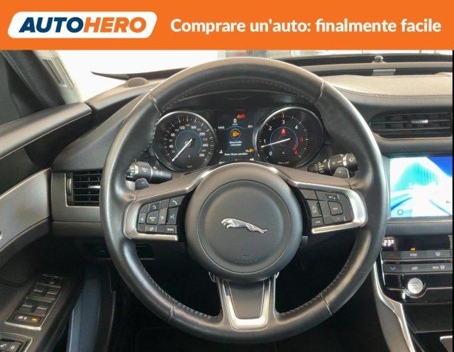 JAGUAR XF 2.0 D 180 CV AWD aut. Chequered Flag