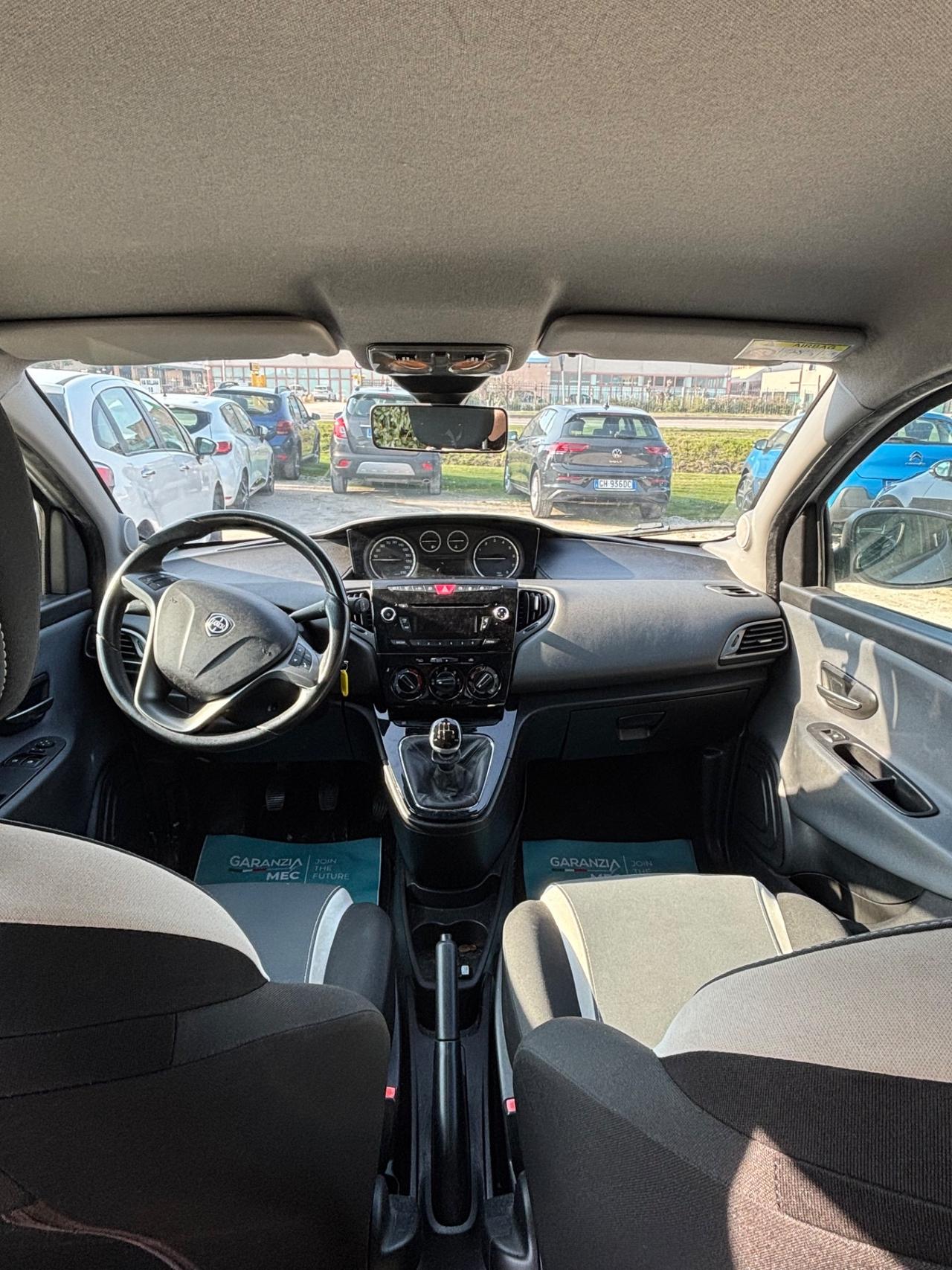 Lancia Ypsilon 0.9 TwinAir 85 CV 5 porte Metano Ecochic Elefantino