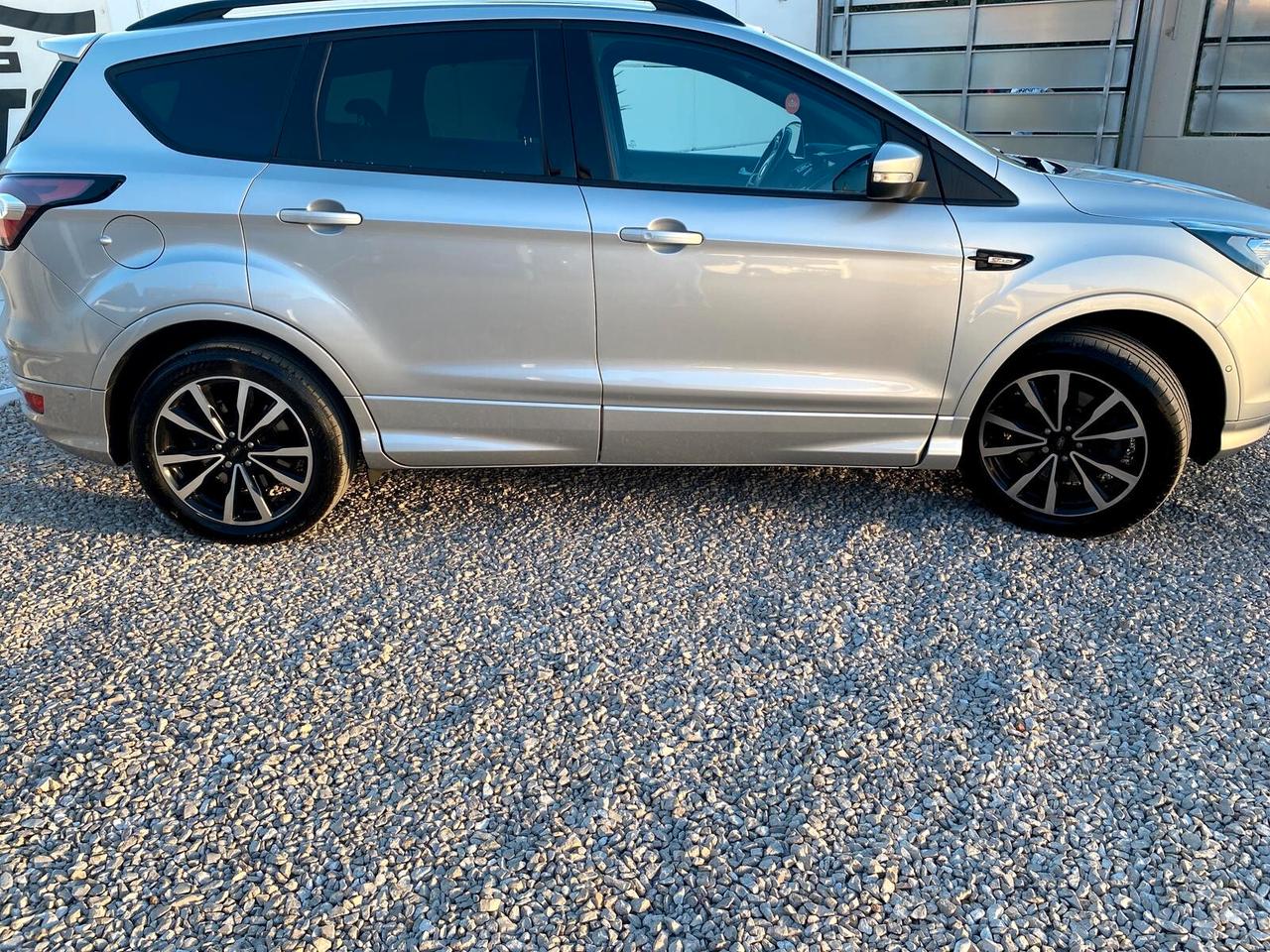 Ford Kuga 1.5 TDCI 120 CV S&S 2WD ST-Line