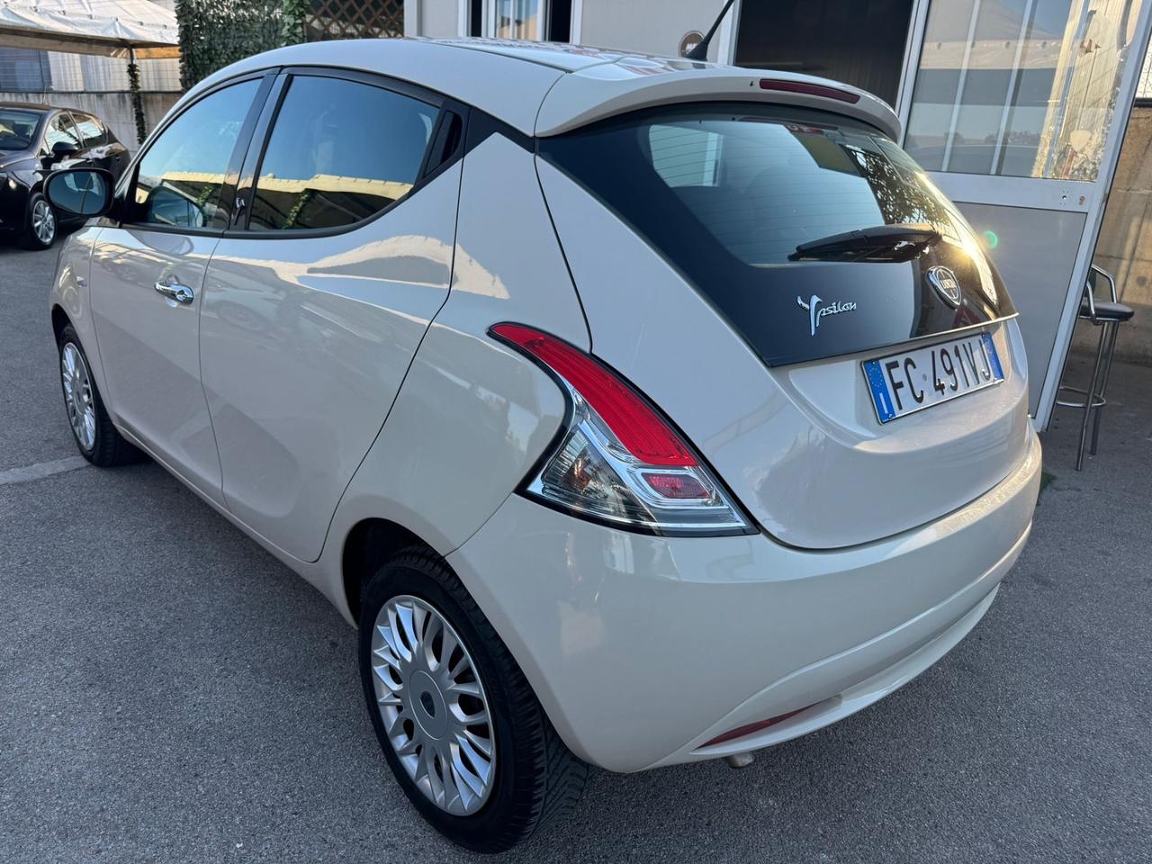 Lancia Ypsilon 1.3 MJT 95 CV S&S Platinum Garanzia