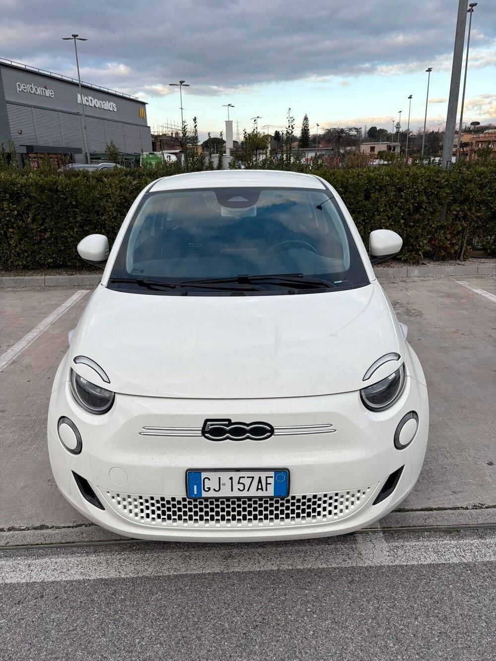 Fiat 500 500e Berlina 23,8 kWh Action