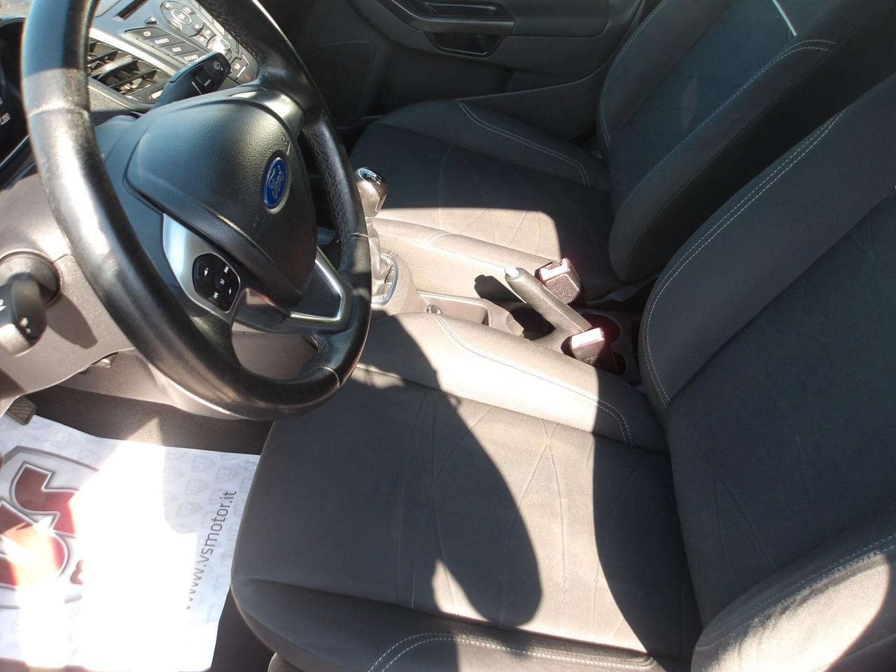 FORD FIESTA 1.2 BENZ-GARANZIA FULL-2015