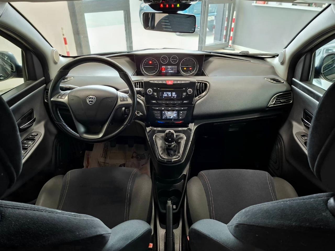 Lancia Ypsilon 0.9 t.air 85cv Platinum 2011