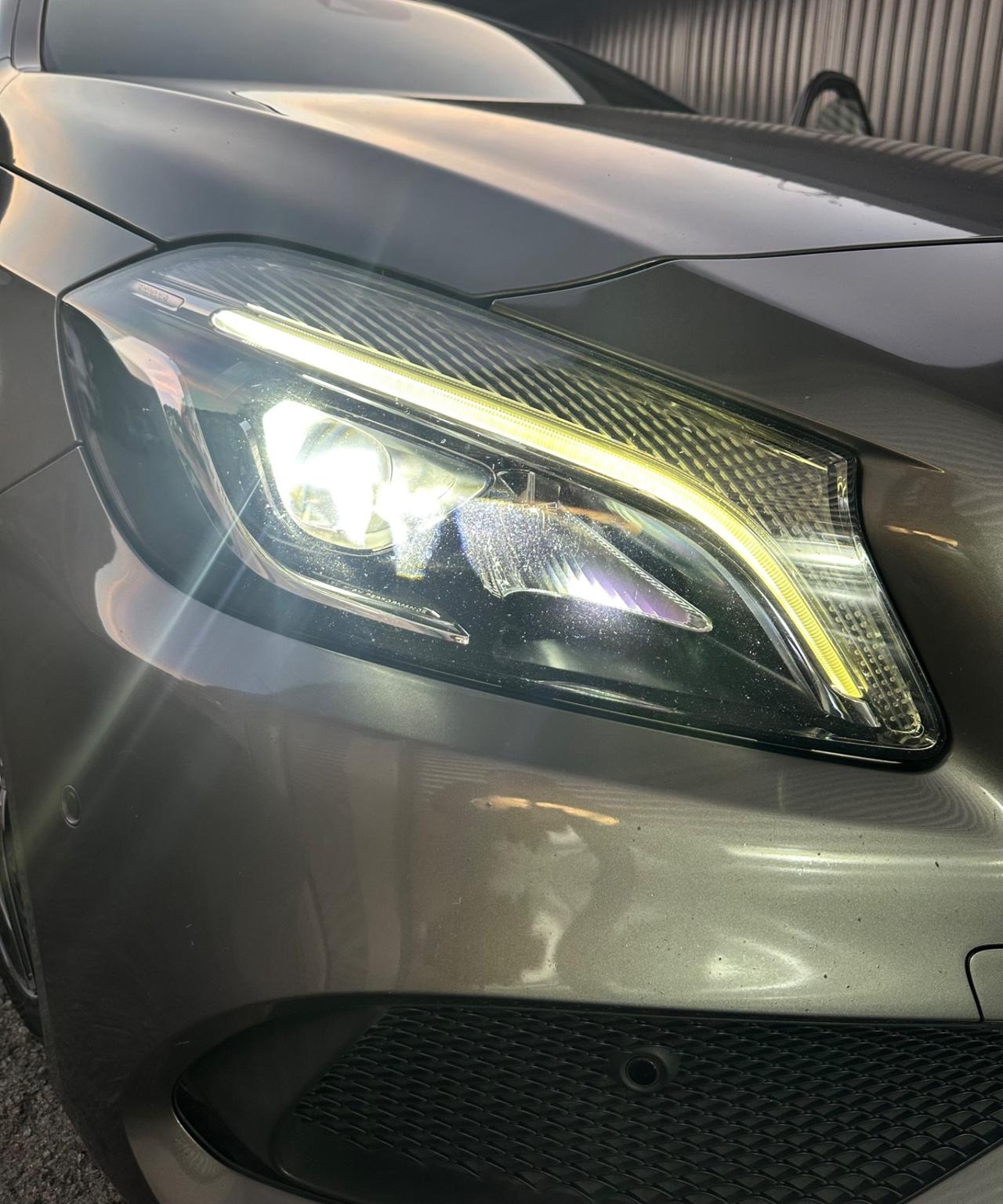 Mercedes-Benz A 200d Automatic Premium AMG