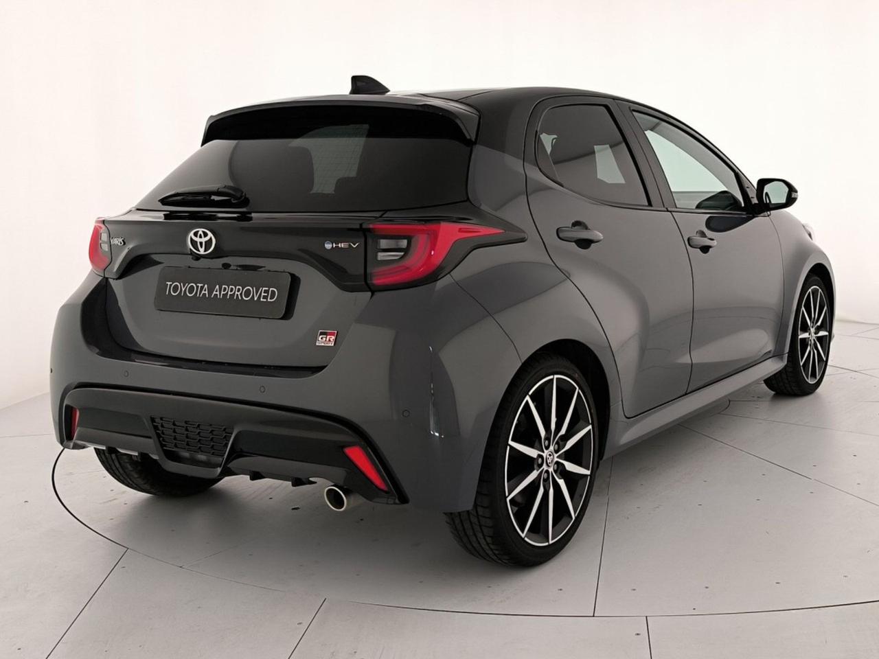 Toyota Yaris 1.5h 130 gr sport