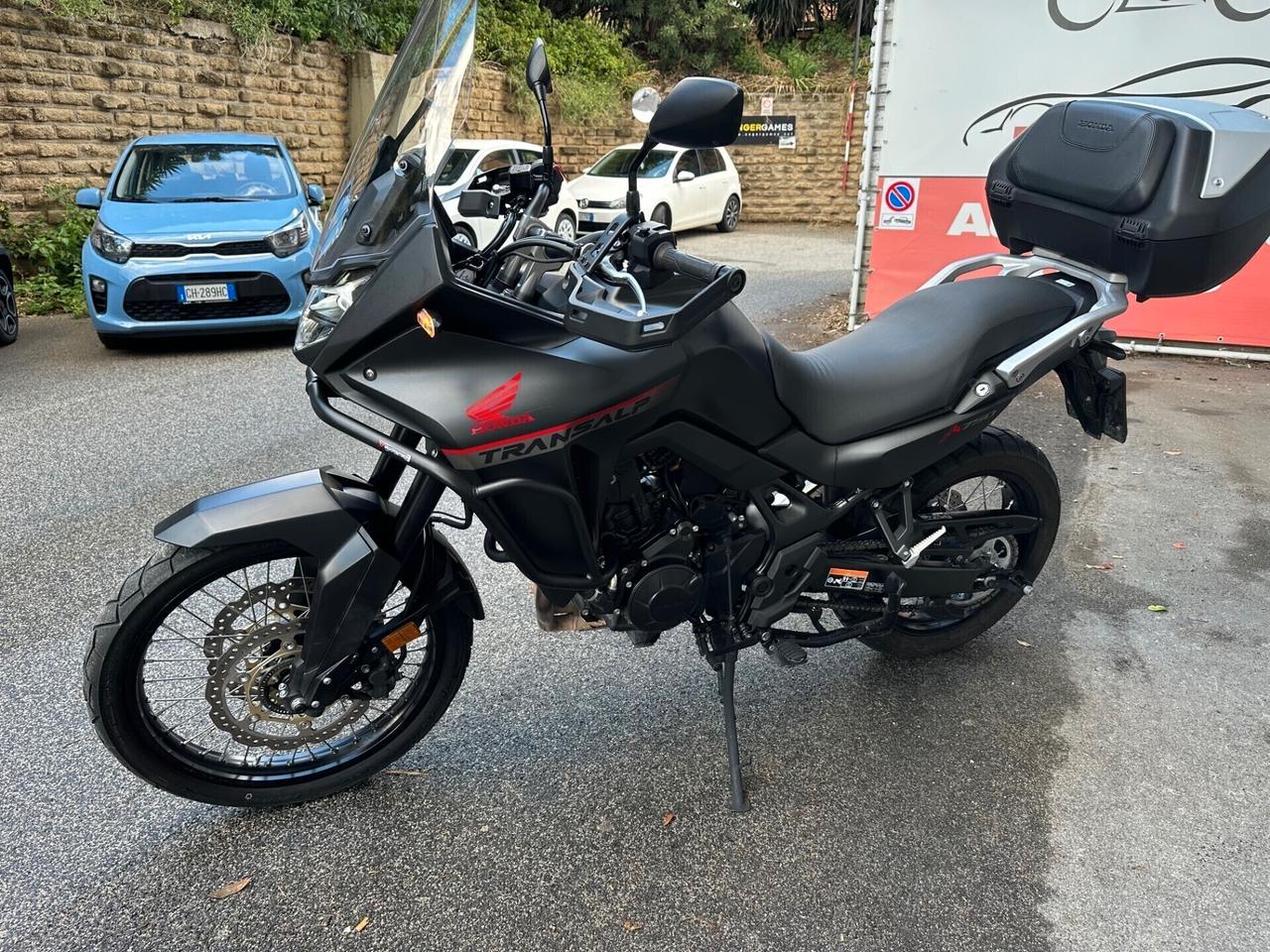 Honda Transalp 750 03/24 KM.15325 UNIPRO. ACCESSORIATA