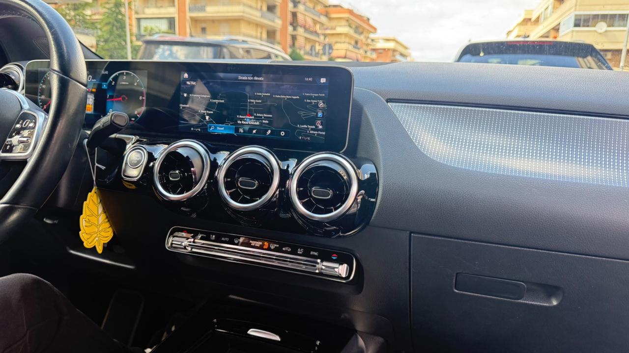 Mercedes-benz GLA 200 GLA 200 d Automatic 4Matic Sport Plus LED NAVI KAMERA PELLE CERCHI 18 PDC BLUETOOTH