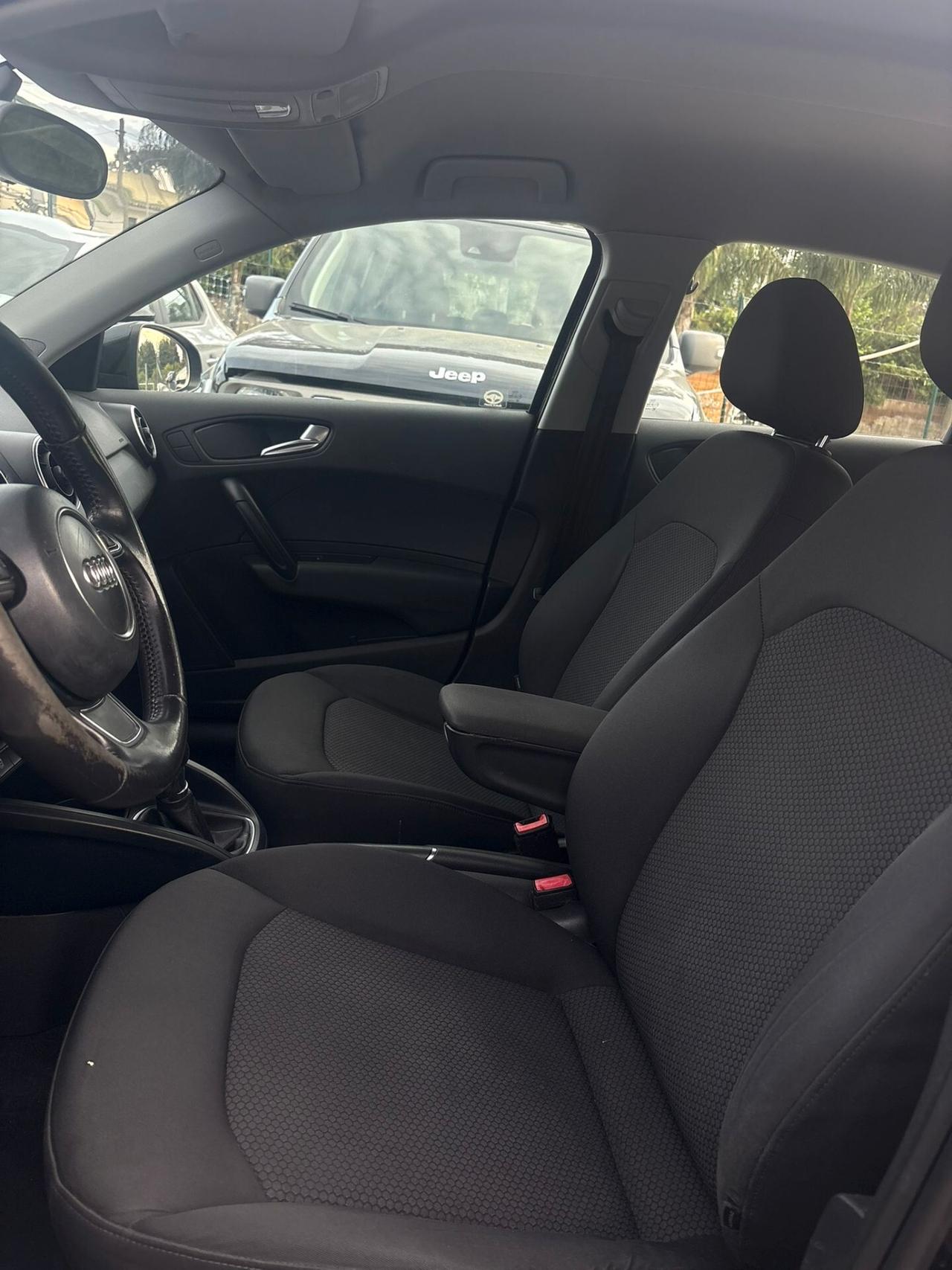 Audi A1 1.6 TDI 5 porte NEOPATENTATI