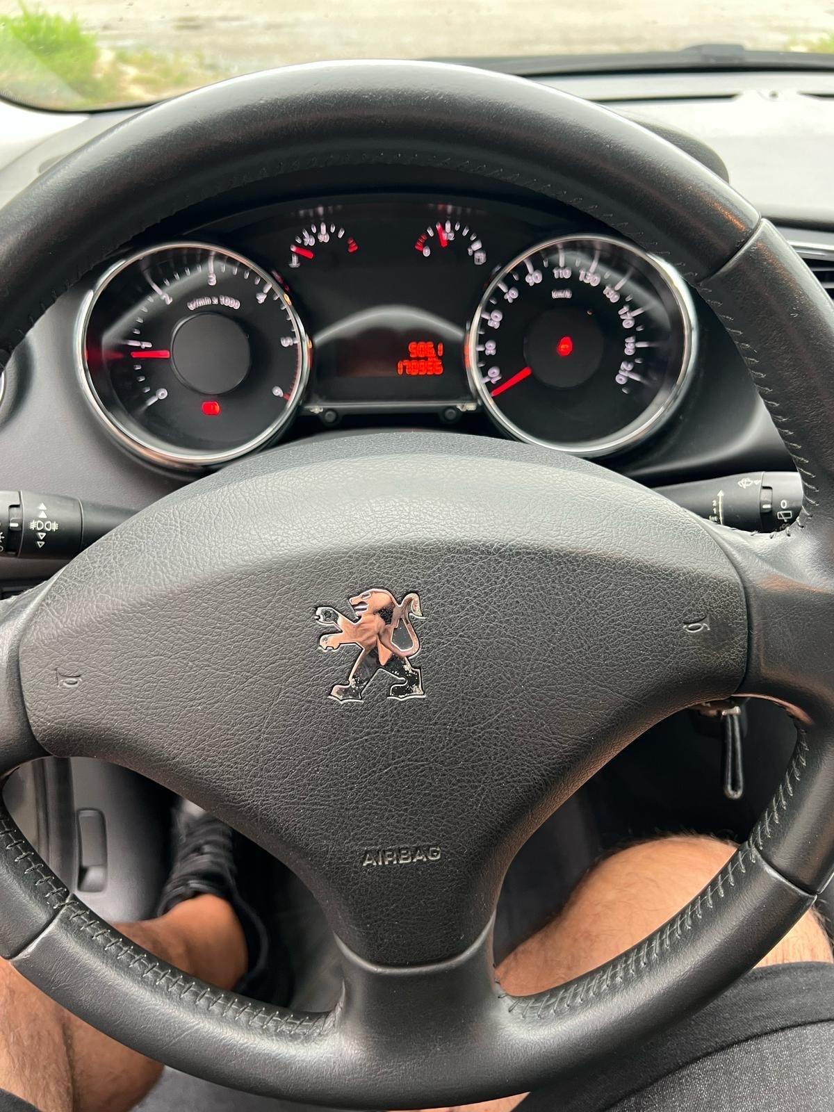 Peugeot 3008 1.6 HDi 110CV ANNO 2010 KM 170900 NEOPATENTATI