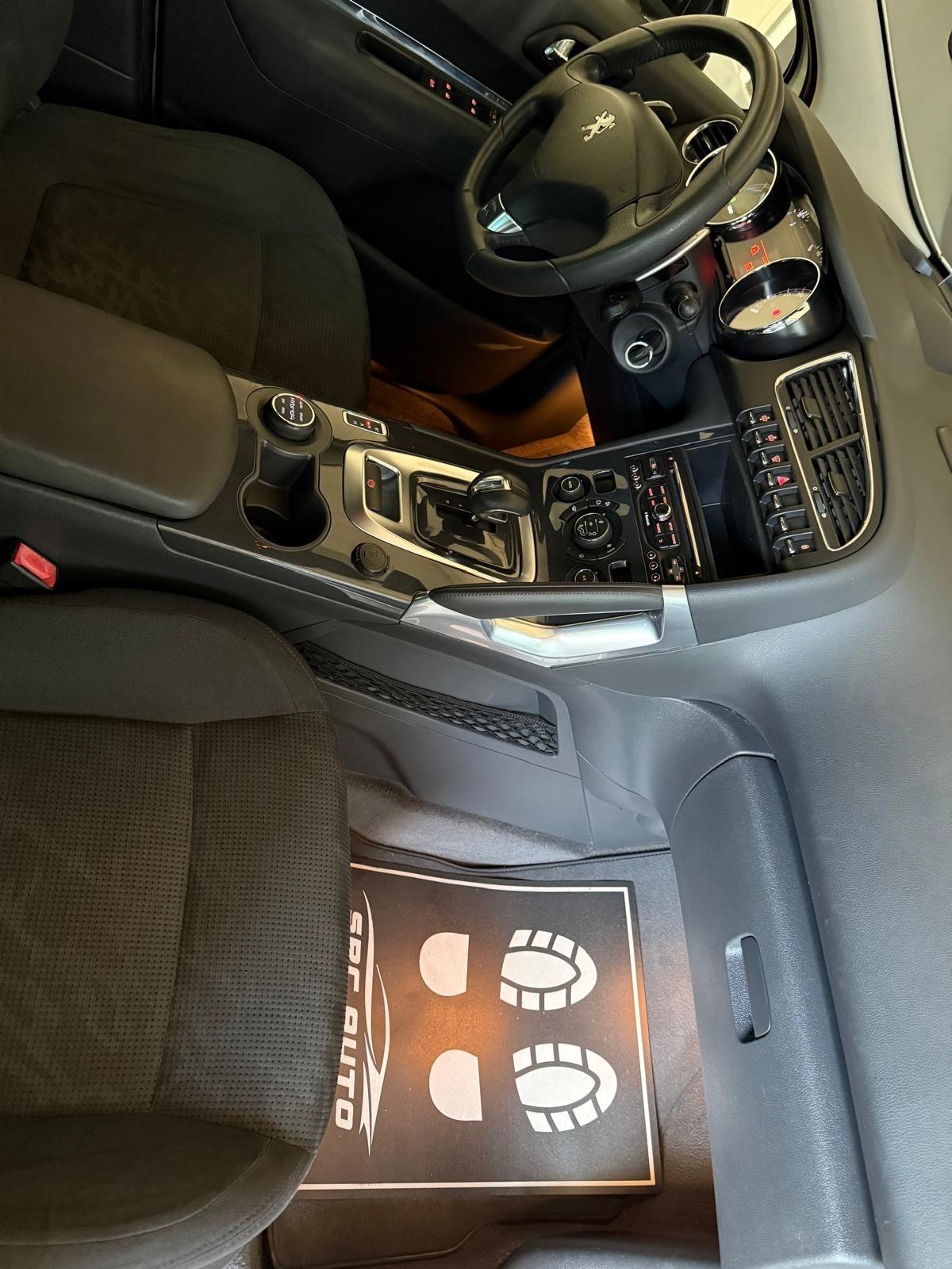 Peugeot 3008 HYbrid4