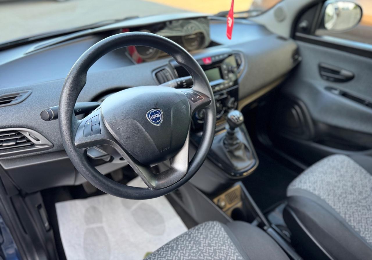 Lancia Ypsilon 1.0 FireFly 5 porte S&S Hybrid Gold Plus