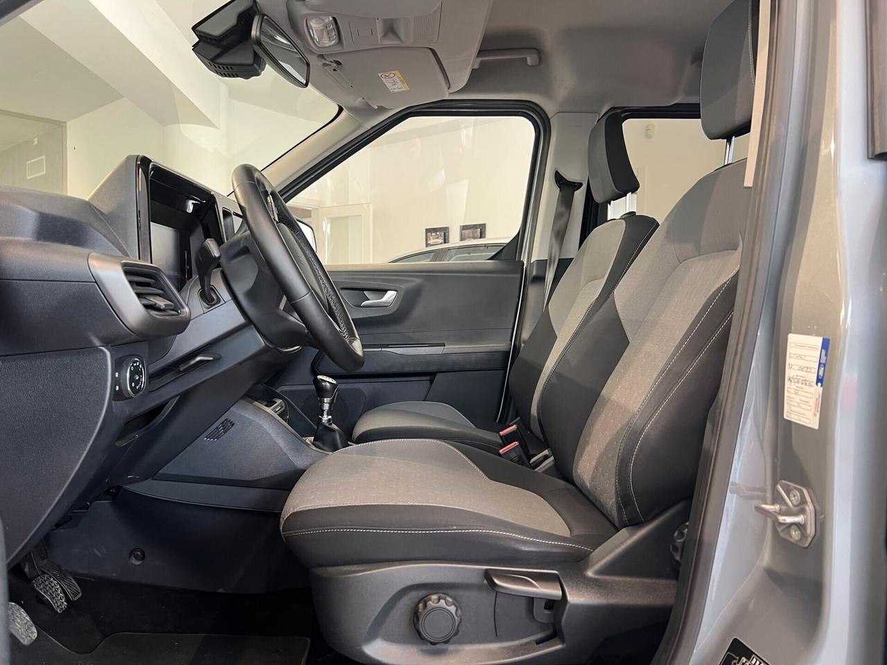 Ford Tourneo Courier 1.0 EcoBoost Titanium