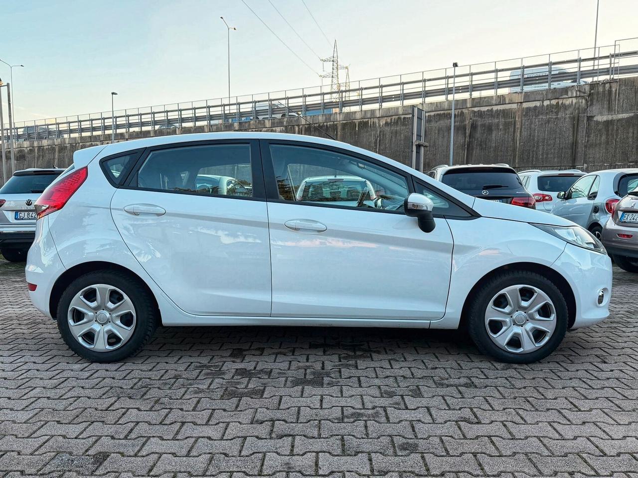 Ford Fiesta 1.4 TDCi 70CV 5 porte OK NEOPATENTATI
