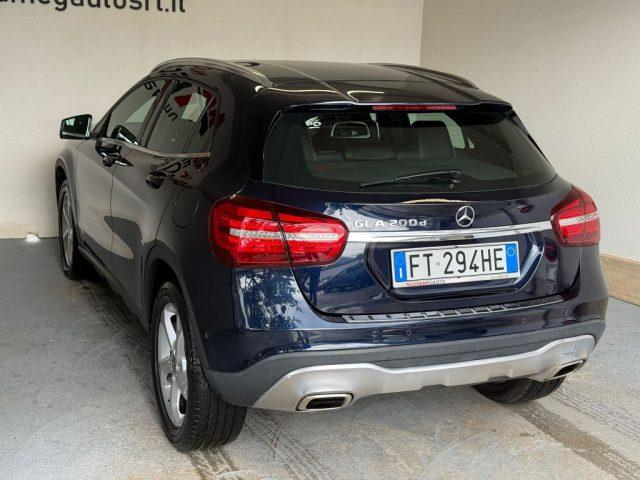 MERCEDES-BENZ GLA 200 d Automatic 4Matic Sport
