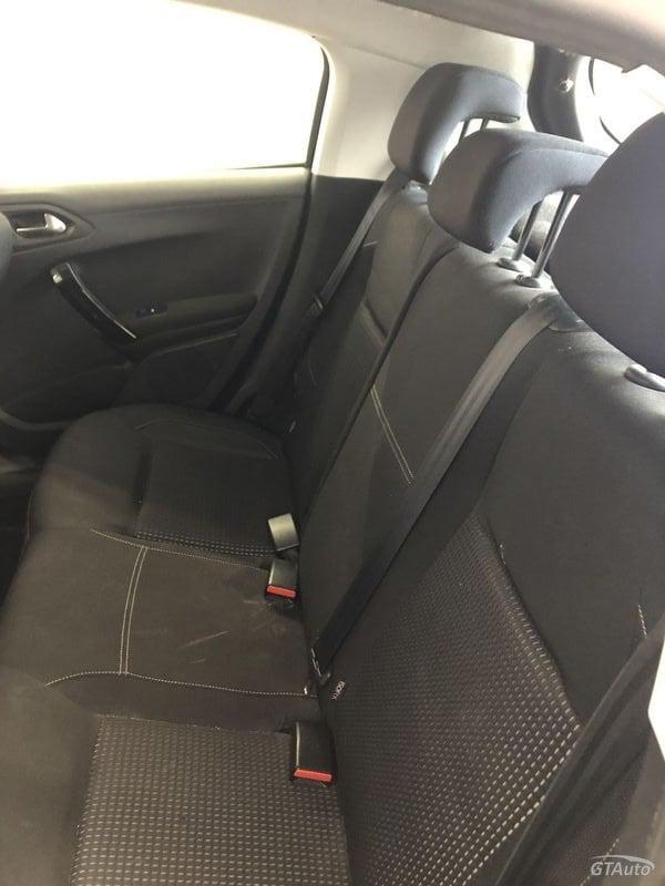 Peugeot 208 PureTech 82 5 porte Allure