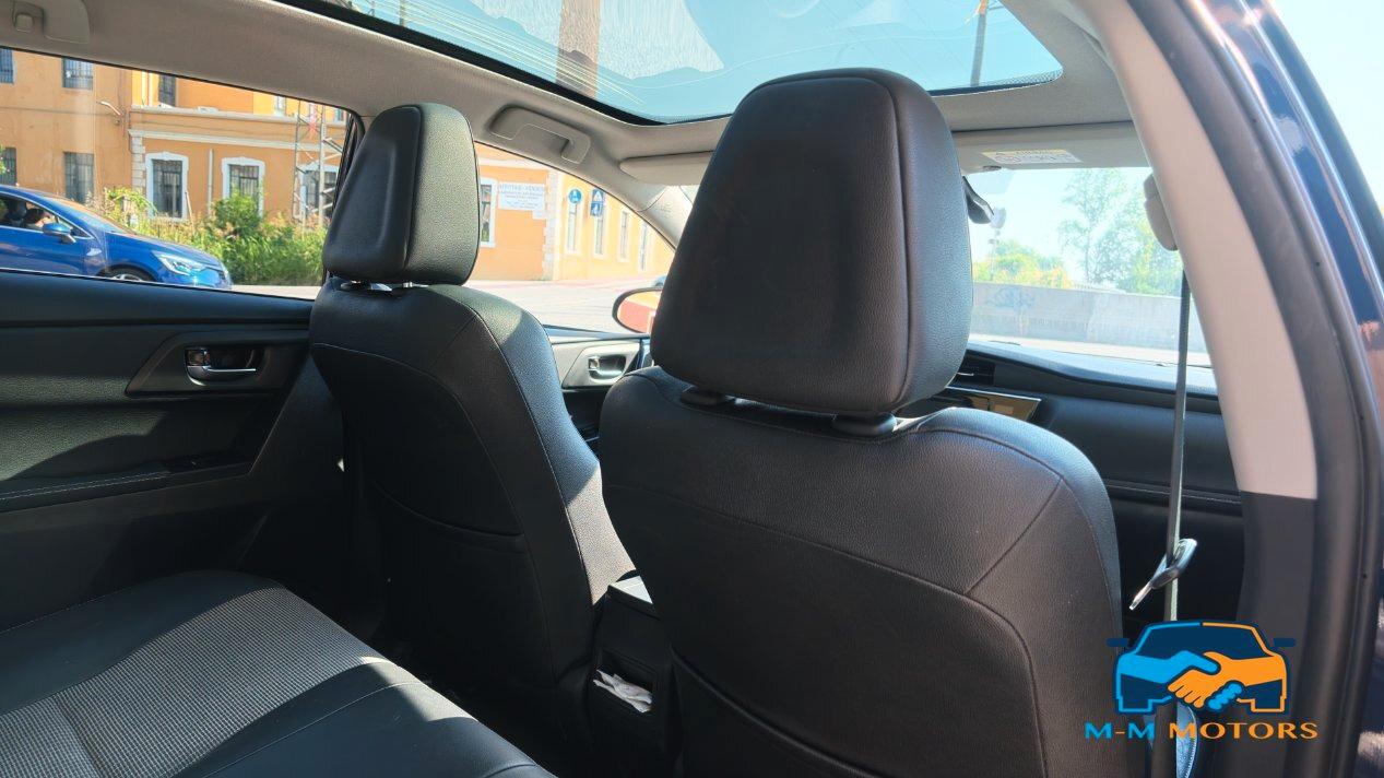 Toyota Auris 5 Porte Auris 1.8h Lounge cvt