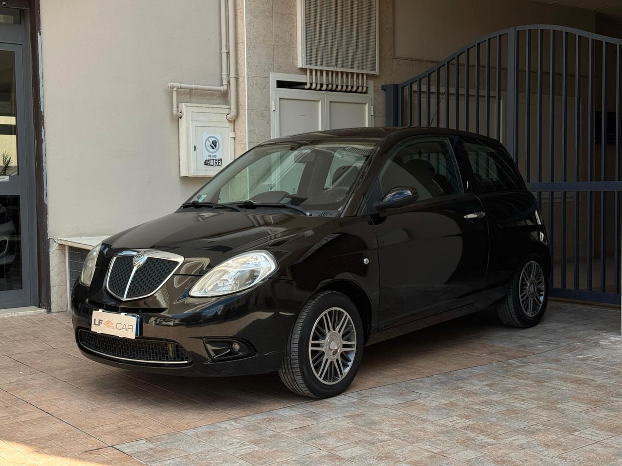 Lancia Ypsilon 1.3 MJT 75 cv