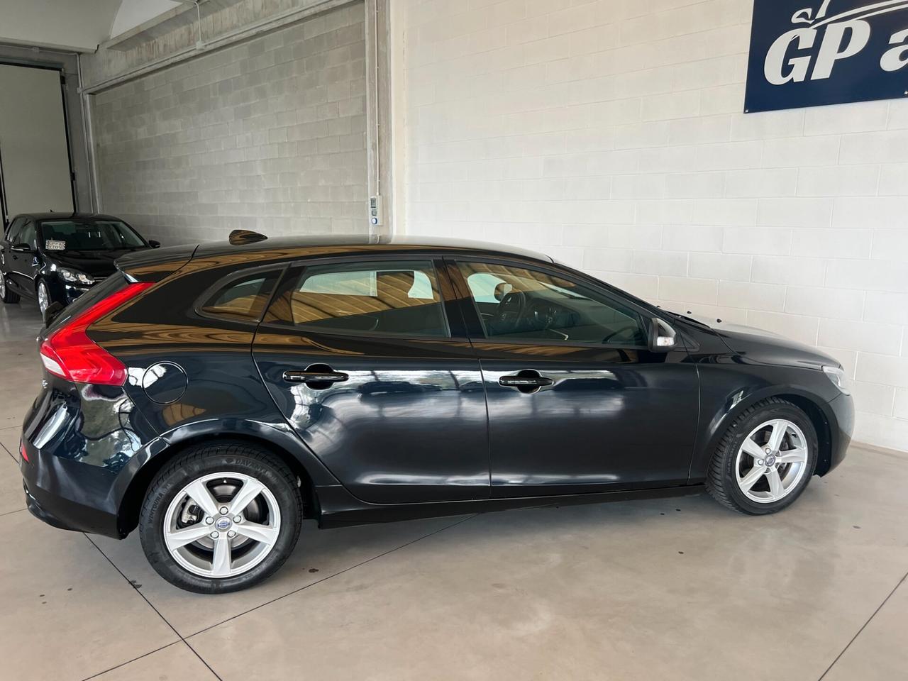 Volvo V40 solo 84.337 km unico proprietario ok neopatentati