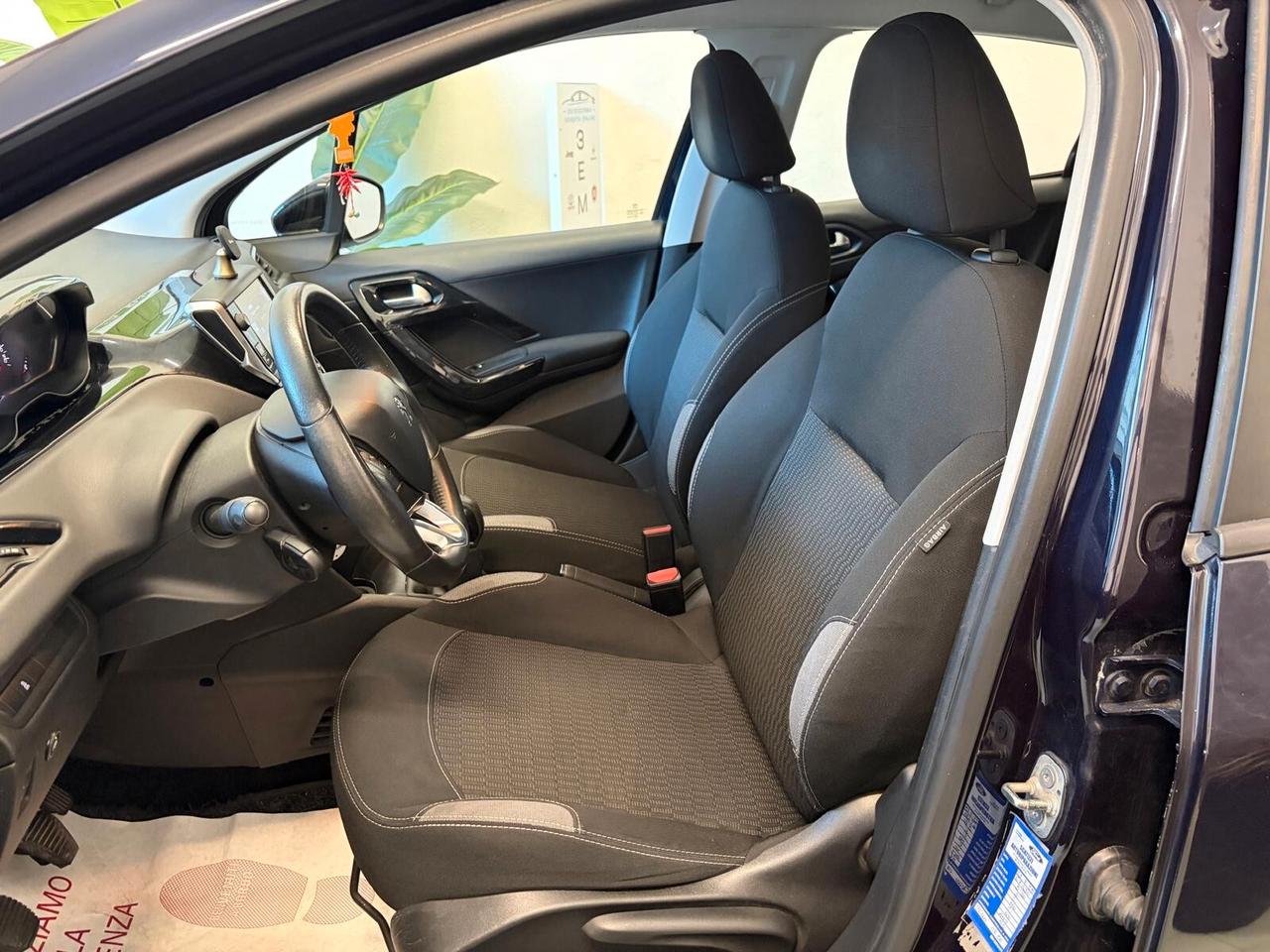 Peugeot 208 PureTech 82 5p. GPL Allure 74.900KM