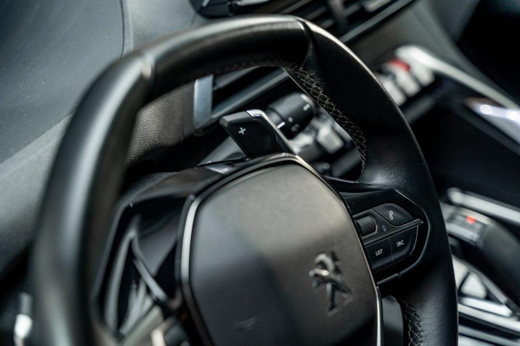 PEUGEOT 3008 1.6 Hybrid phev 225cv e-EAT8 Allure