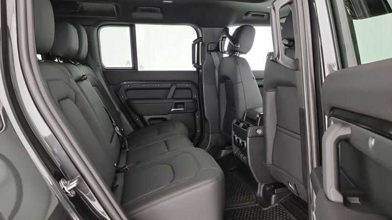 Land Rover Defender D200 AWD Auto 110 X-Dynamic SE